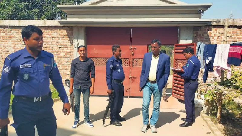 কুষ্টিয়ায় বাড়ির তত্ত্বাবধায়ককে তুলে নিয়ে গেল দুর্বৃত্ত